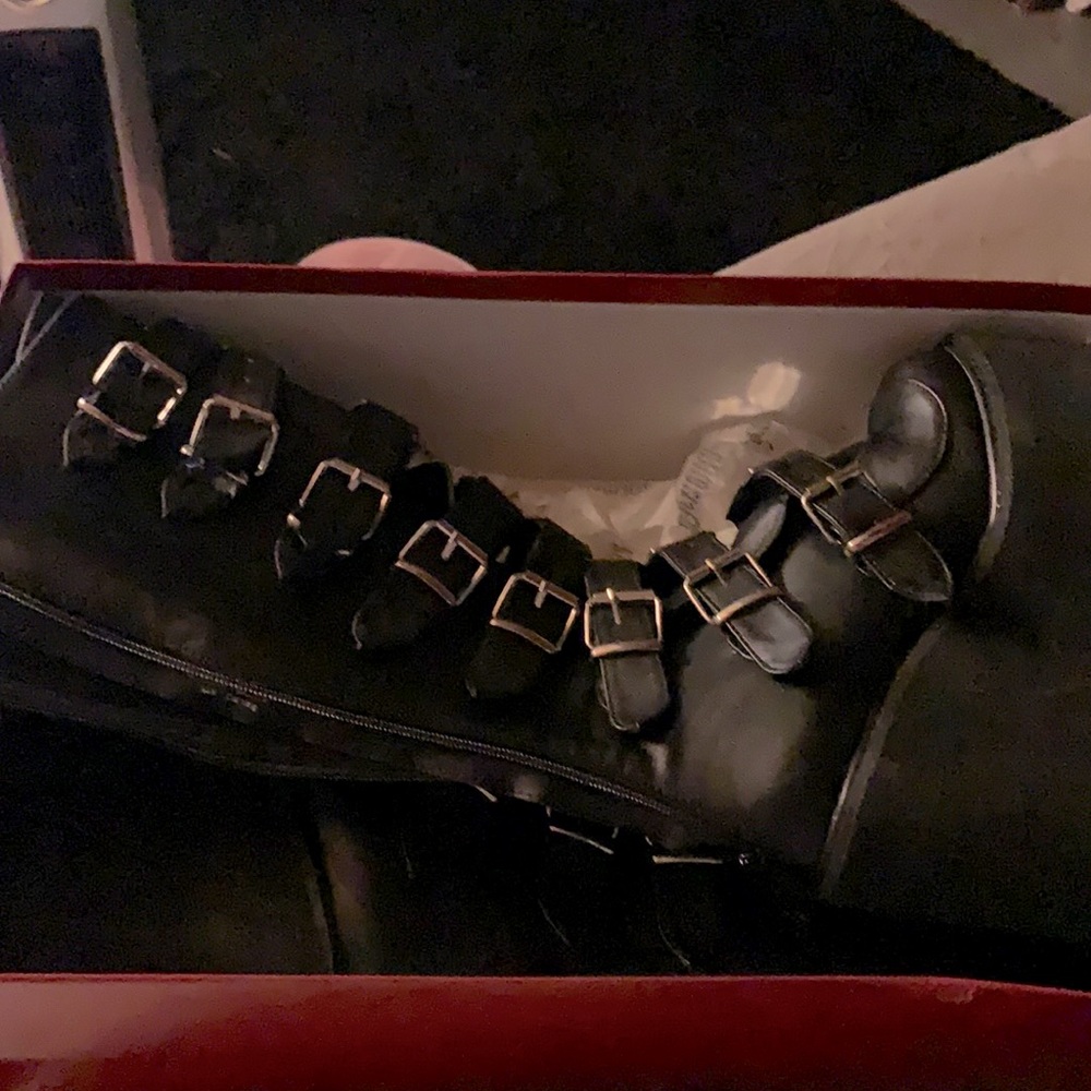 Demonia Trinity Boots size 8 PU
